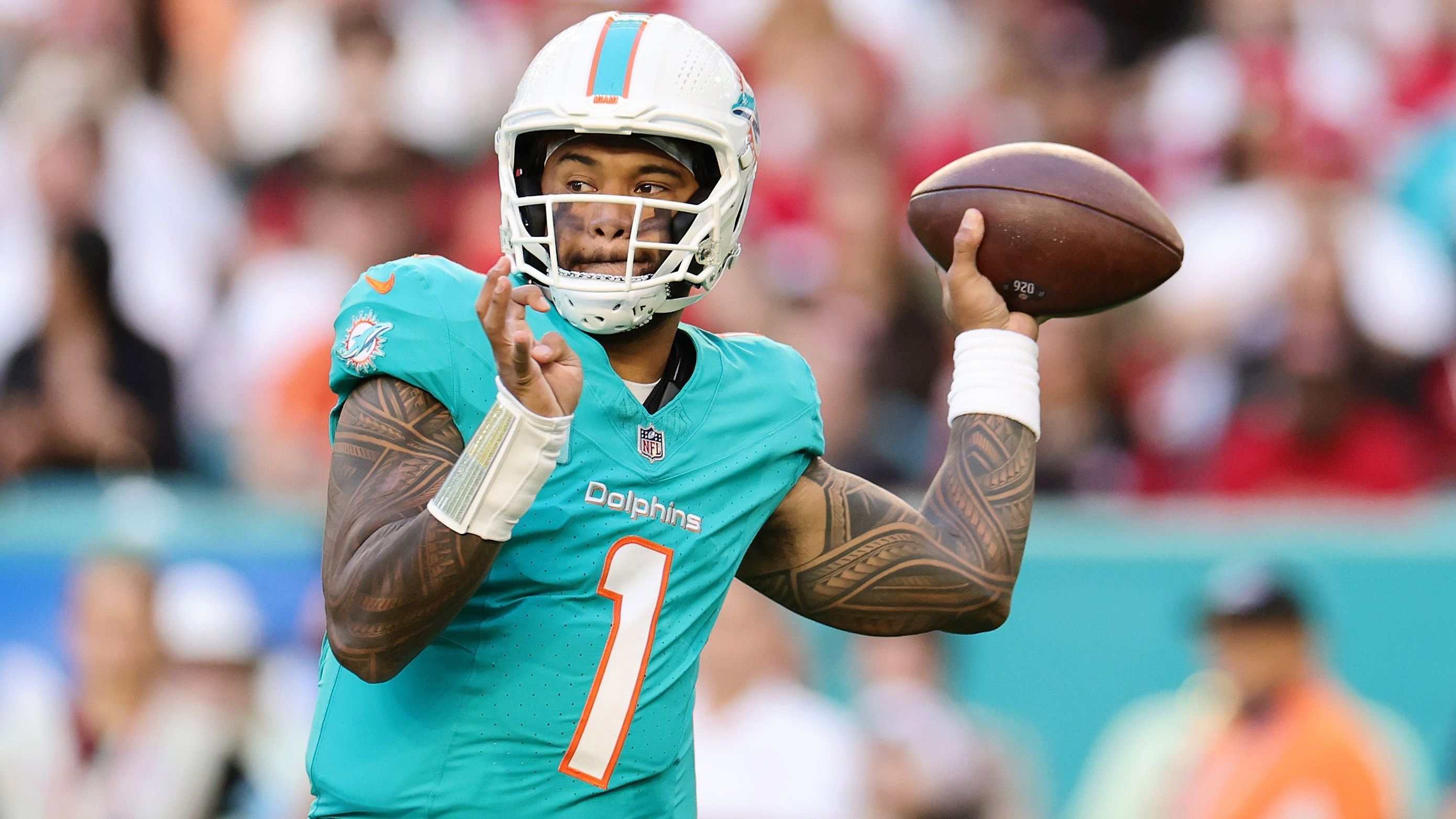 <strong>Miami Dolphins: Tua Tagovailoa</strong><br>Position: Quarterback<br>Gehalt 2025: 39,2 Millionen US-Dollar<br>Vertragsende: 2029