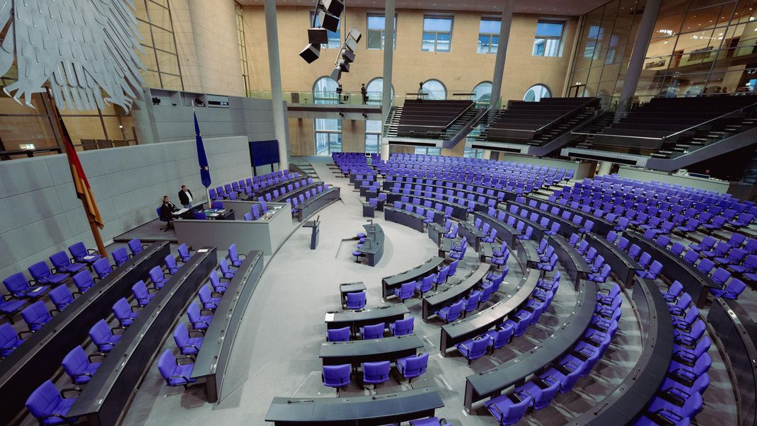 Im Bundestag bilden Fraktionen der Parteien eine wichtige Struktur des Parlaments.