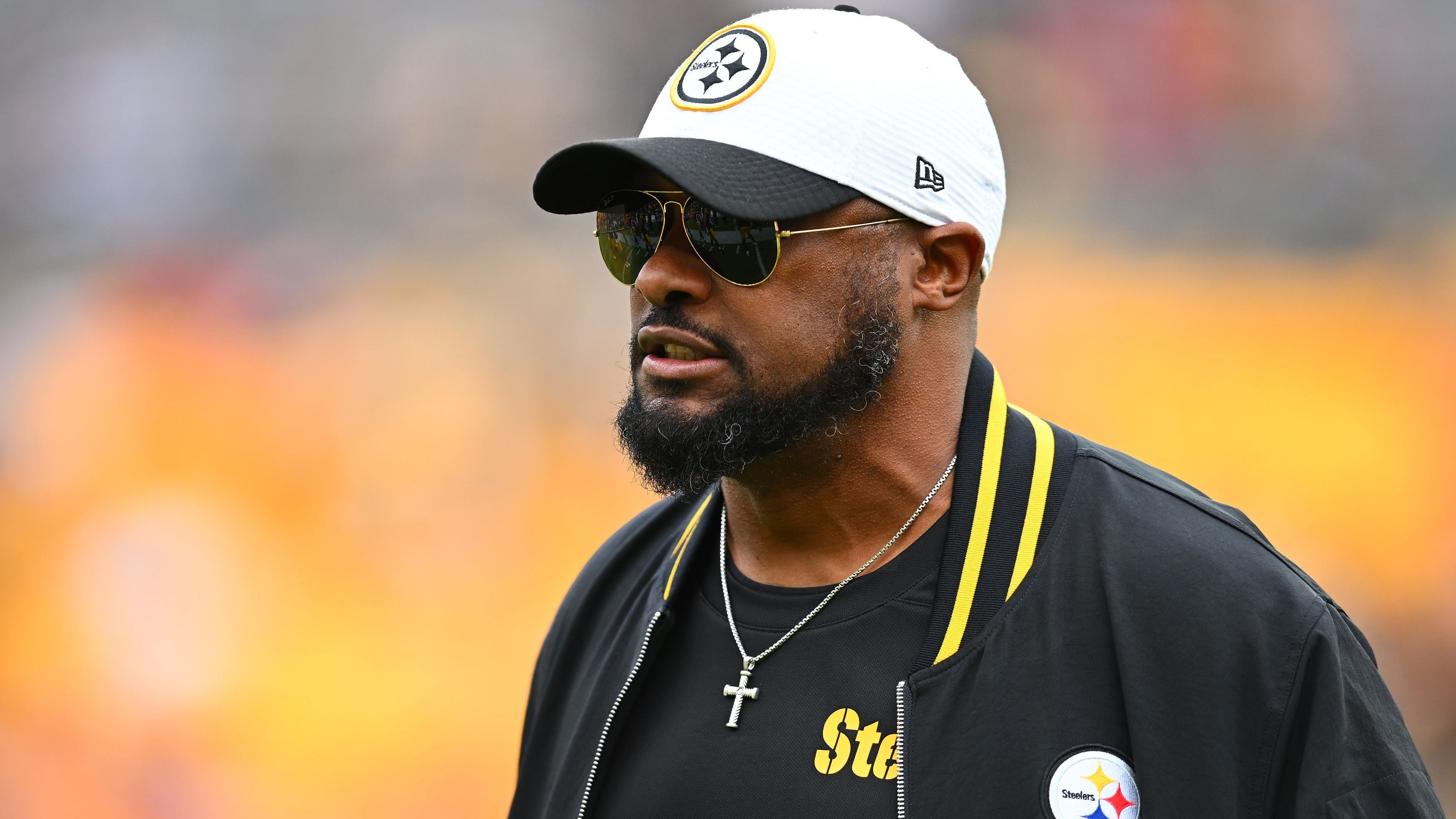 <strong>Pittsburgh Steelers<br></strong>• Head Coach: Mike Tomlin (im Bild)&nbsp;<br>• Offensive Coordinator: Arthur Smith<br>• Defensive Coordinator: Teryl Austin&nbsp;<br>• Special Teams Coordinator: Danny Smith&nbsp;<br>• General Manager: Omar Khan