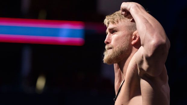 
                <strong>Alexander Gustafsson </strong><br>
                Alexander Gustafsson ("The Mauler"): Nach elf Monaten Pause kehrt Gustafsson bei UFC Hamburg ins Octagon zurück. Nach der Niederlage gegen Daniel Cormier bei UFC 191 wurde der Schwede aufgrund der erlittenen Verletzungen bis April 2016 gesperrt. Im Halbschwergewicht trifft er bei seinem Comeback auf den Fan-Liebling Jan Blachowicz aus Polen. 
              