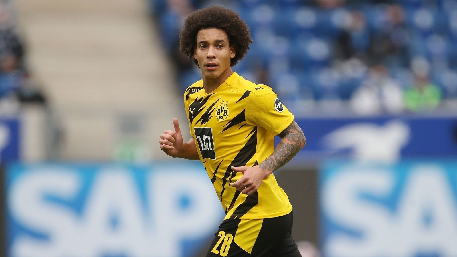 
                <strong>Axel Witsel </strong><br>
                In der 71. Minute für Dahoud eingewechselt. Fügt sich nahtlos ein. ran-Note: 3
              