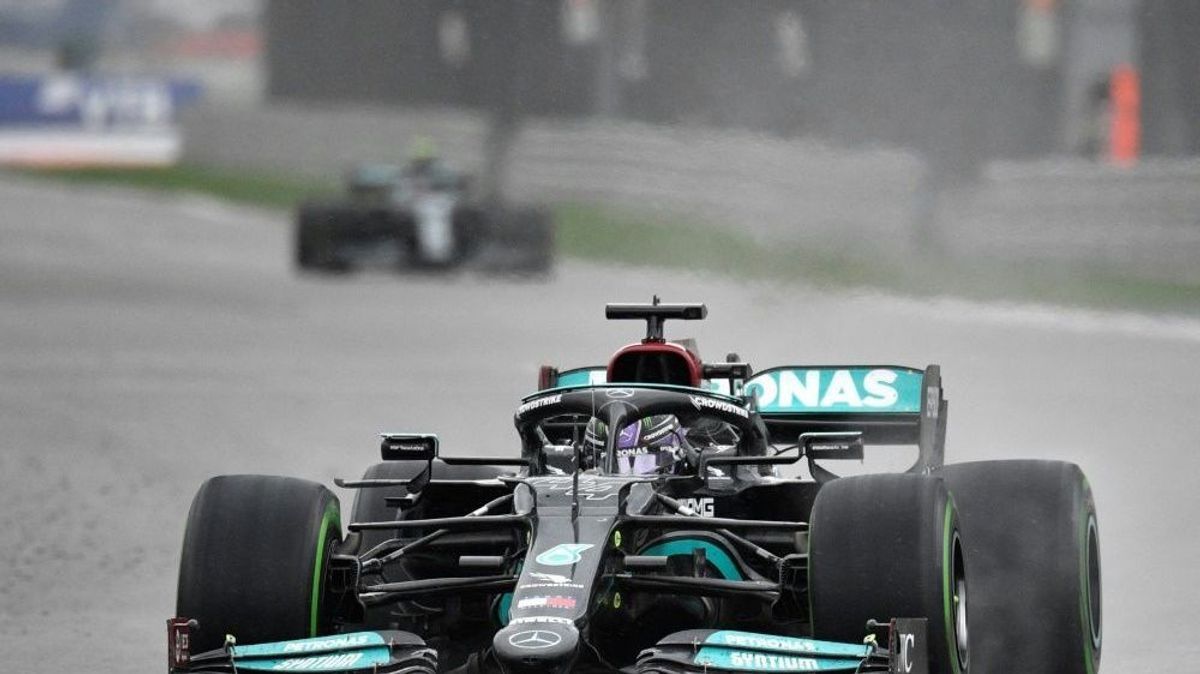 Lewis Hamilton gewinnt den Großen Preis von Russland