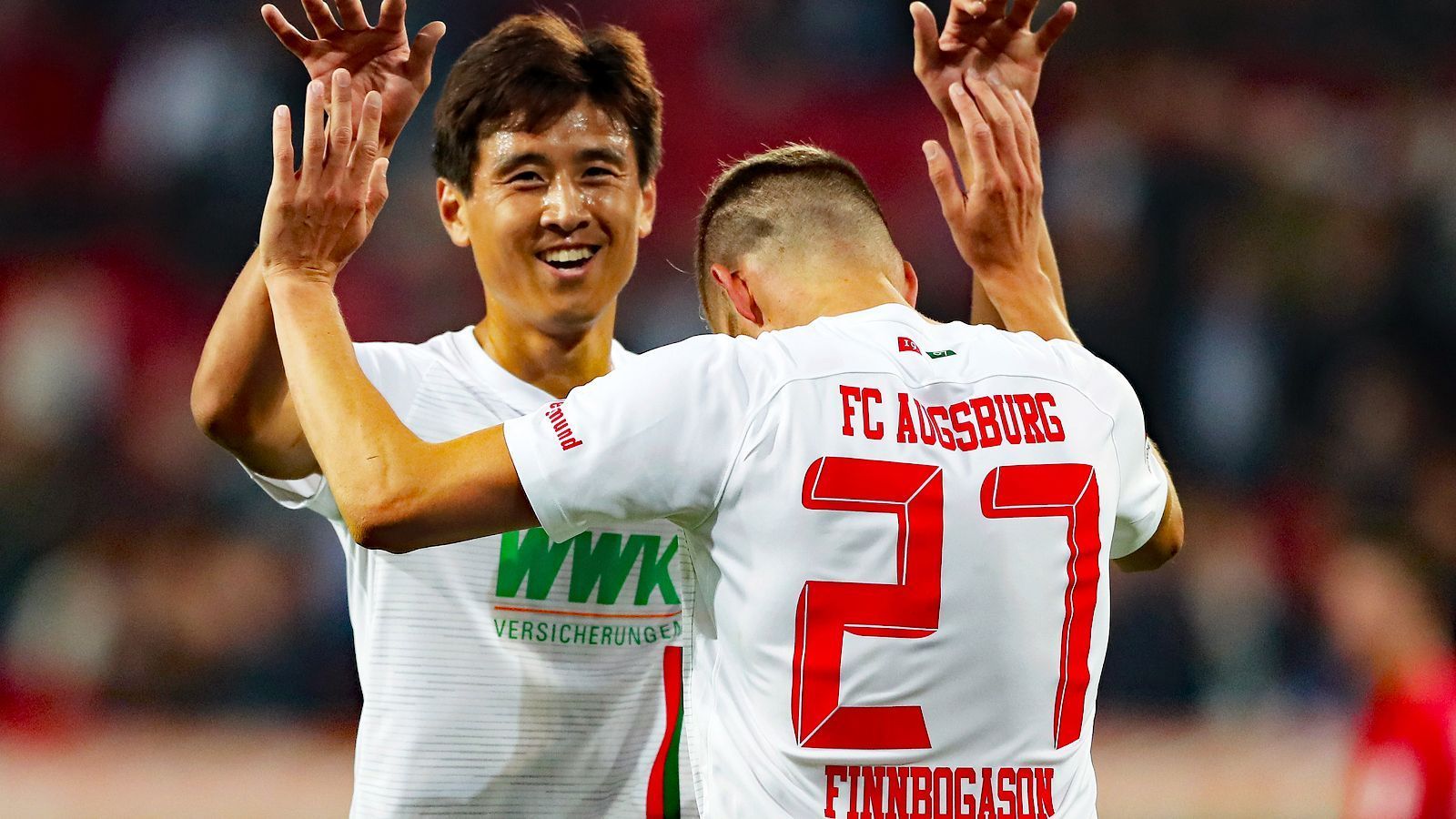 
                <strong>FC Augsburg</strong><br>
                Abstellungsgebühren: 532.000 EuroAbgestellte Spieler (unter anderem): Ja-Cheol Koo (li., Südkorea) und Alfred Finnbogason (re., Island)
              