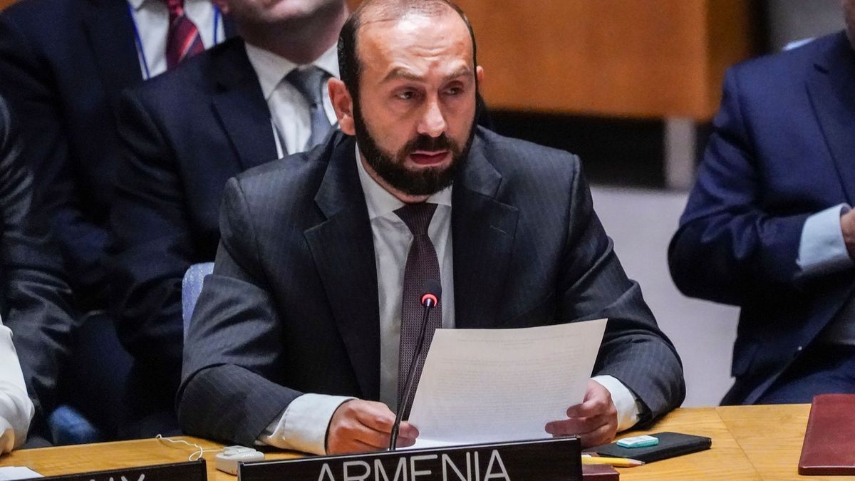 Armeniens Außenminister Ararat Mirzoyan spricht vor den Vereinten Nationen.