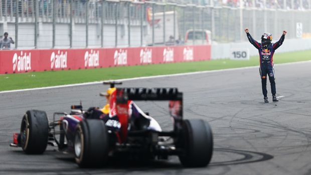 
                <strong>Hungry Heidi</strong><br>
                Hungry Heidi (Fahrgestell: Red Bull RB9). Mit der Namensgebung für sein Rennwagen im Jahr 2013 beschrieb Vettel seinen Hunger nach dem nächsten Titel - und es klappte: Mit Hungry Heidi fuhr er zu seinem vierten Titel in Serie.
              