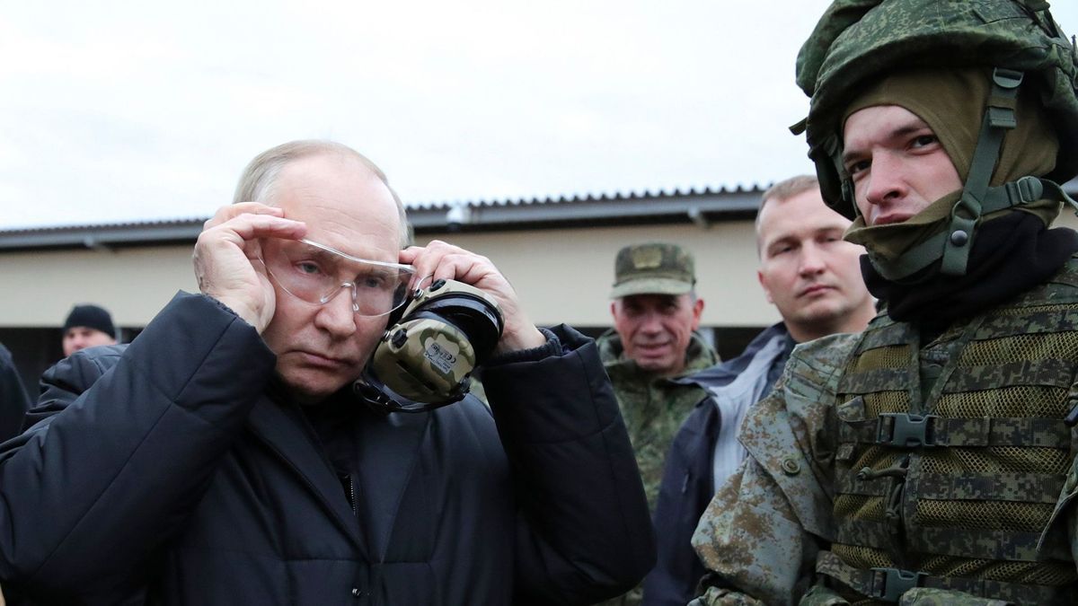 Russlands Präsident Putin bei einem Truppenbesuch