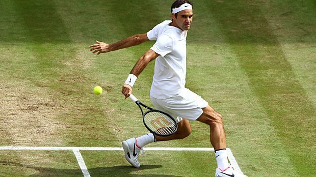 
                <strong>Längste Siegesserie auf Rasen</strong><br>
                Unglaubliche 65 Mal hintereinander ging Federer zwischen 2003 und 2008 bei Rasen-Matches als Sieger vom Platz.
              