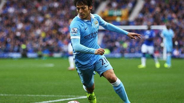 
                <strong>Linksaußen: David Silva (Manchester City). Pass-Stärke 92 - Gesamt-Stärke 88.</strong><br>
                Linksaußen: David Silva (Manchester City). Pass-Stärke 92 - Gesamt-Stärke 88.
              