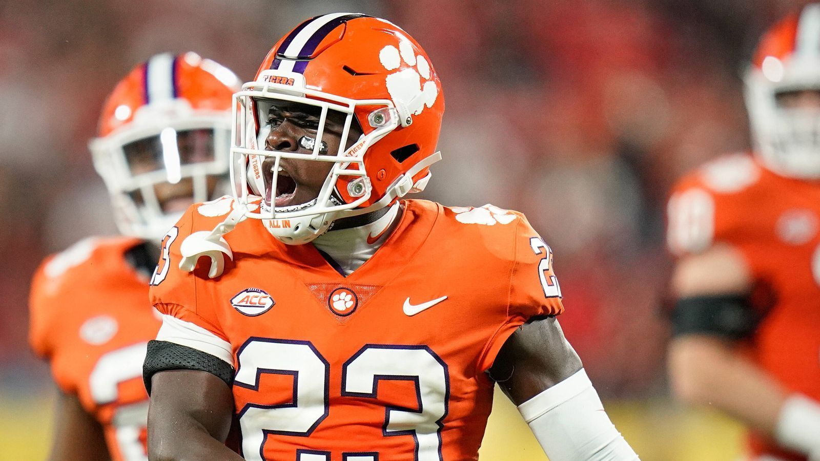 
                <strong>23. Pick: Arizona Cardinals - Andrew Boothe Jr., CB, Clemson</strong><br>
                Wohin wird die Reise der Arizona Cardinals in der kommenden Saison gehen? Auf jeden Fall soll es eine defensiv stabilere Reise werden, denn mit Andrew Boothe Jr. kommt ein neuer Cornerback für die Secondary in die Wüste.
              