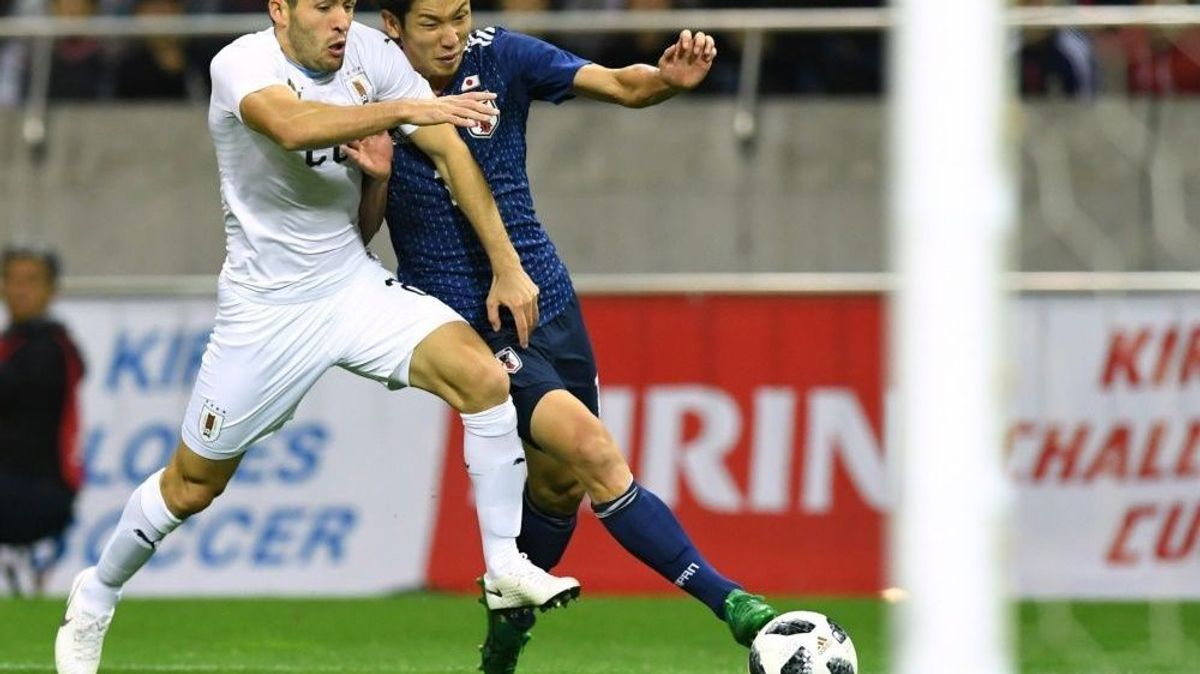 Bremens Osako (r.) tritt mit Japan beim Asien-Cup an