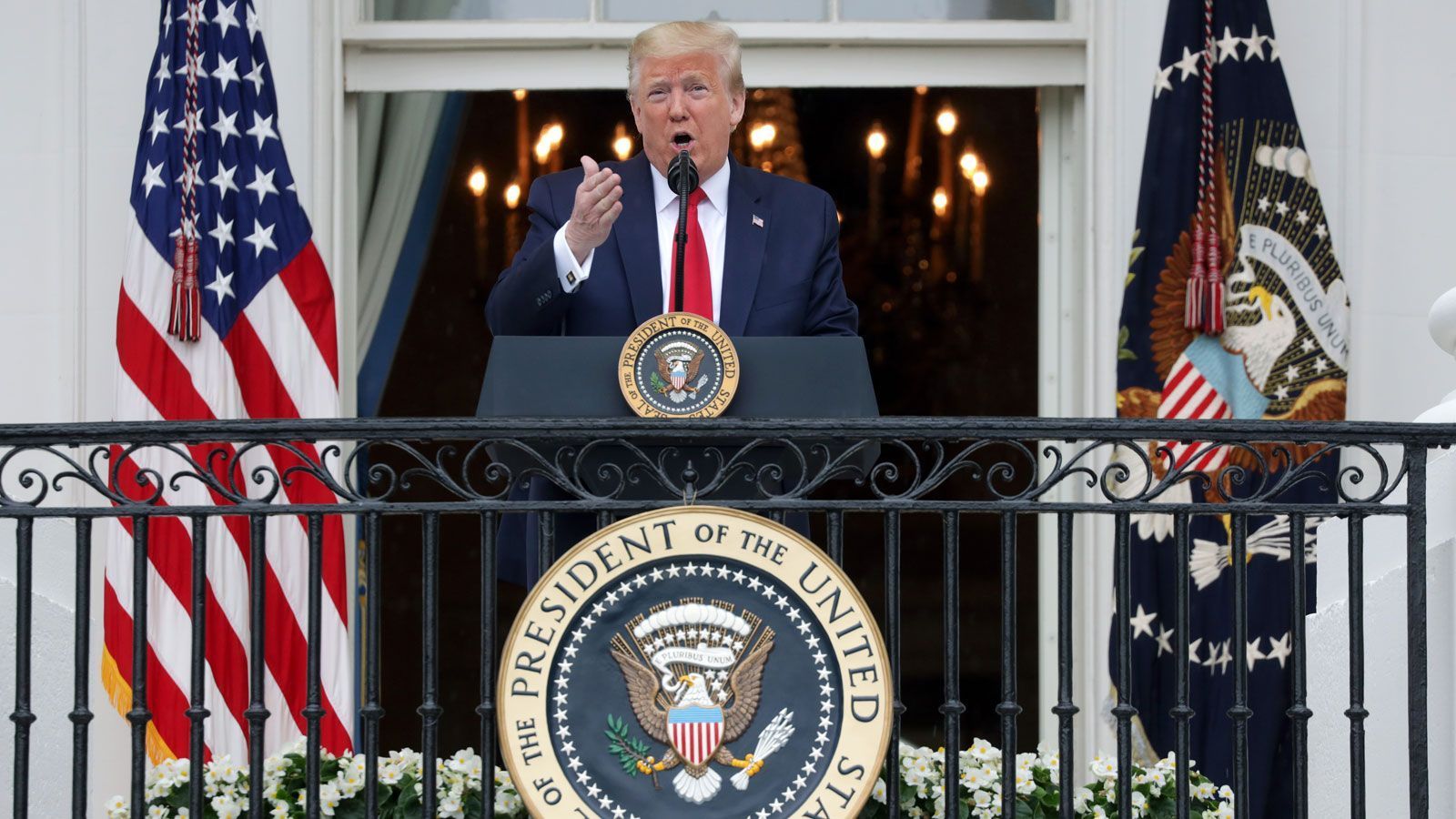 
                <strong>Trumps</strong><br>
                + 50.000 (501 US-Dollar für einen US-Dollar)
              