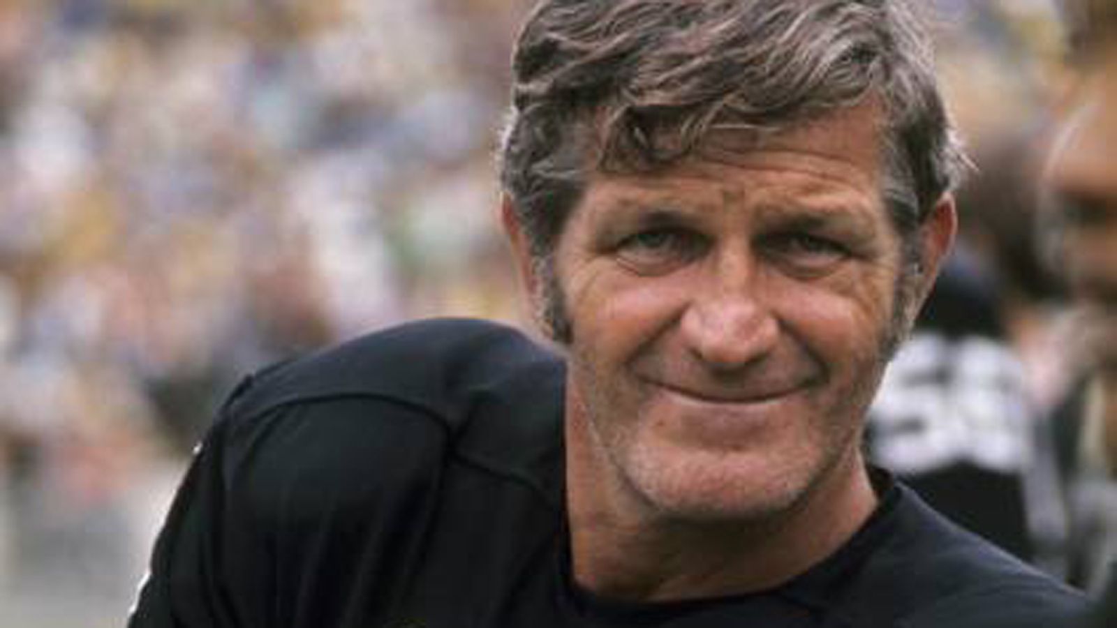 
                <strong>George Blanda (Quarterback) - 26 Saisons</strong><br>
                Erste Saison: 1949Letzte Saison: 1975In der NFL aktiv für: Chicago Bears, Baltimore Colts, Houston Oilers, Oakland Raiders
              