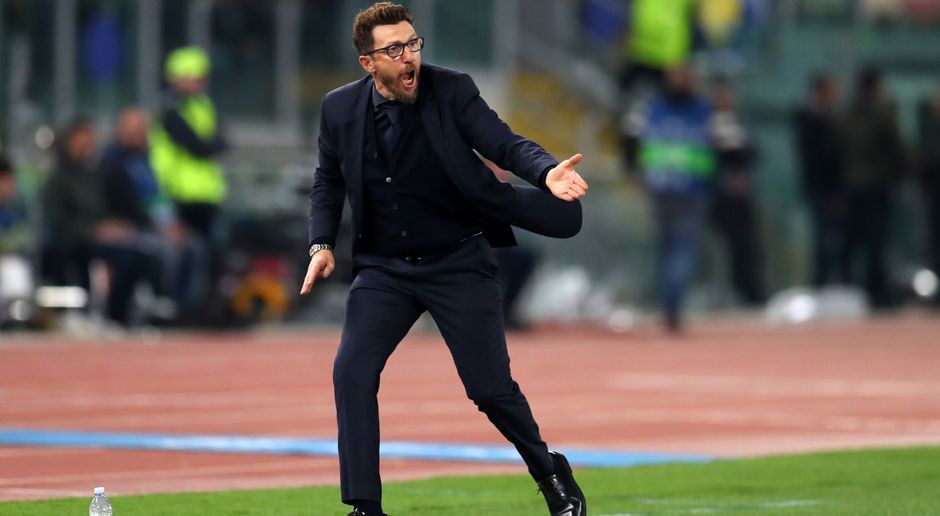 
                <strong>Eusebio Di Francesco (Trainer)</strong><br>
                Der emotionale Coach übernahm das Traineramt beim AS Rom im vergangenen Sommer 2017 von Luciano Spalletti. Zuvor trainierte De Francesco unter anderem UD Sassuolo Calcio und US Lecce. Erfolge hat der Übungsleiter in seiner Trainerkarriere noch keine großen vorzuweisen. Ob sich das dieses Jahr mit einem möglichen Champions-League-Titel ändert?
              