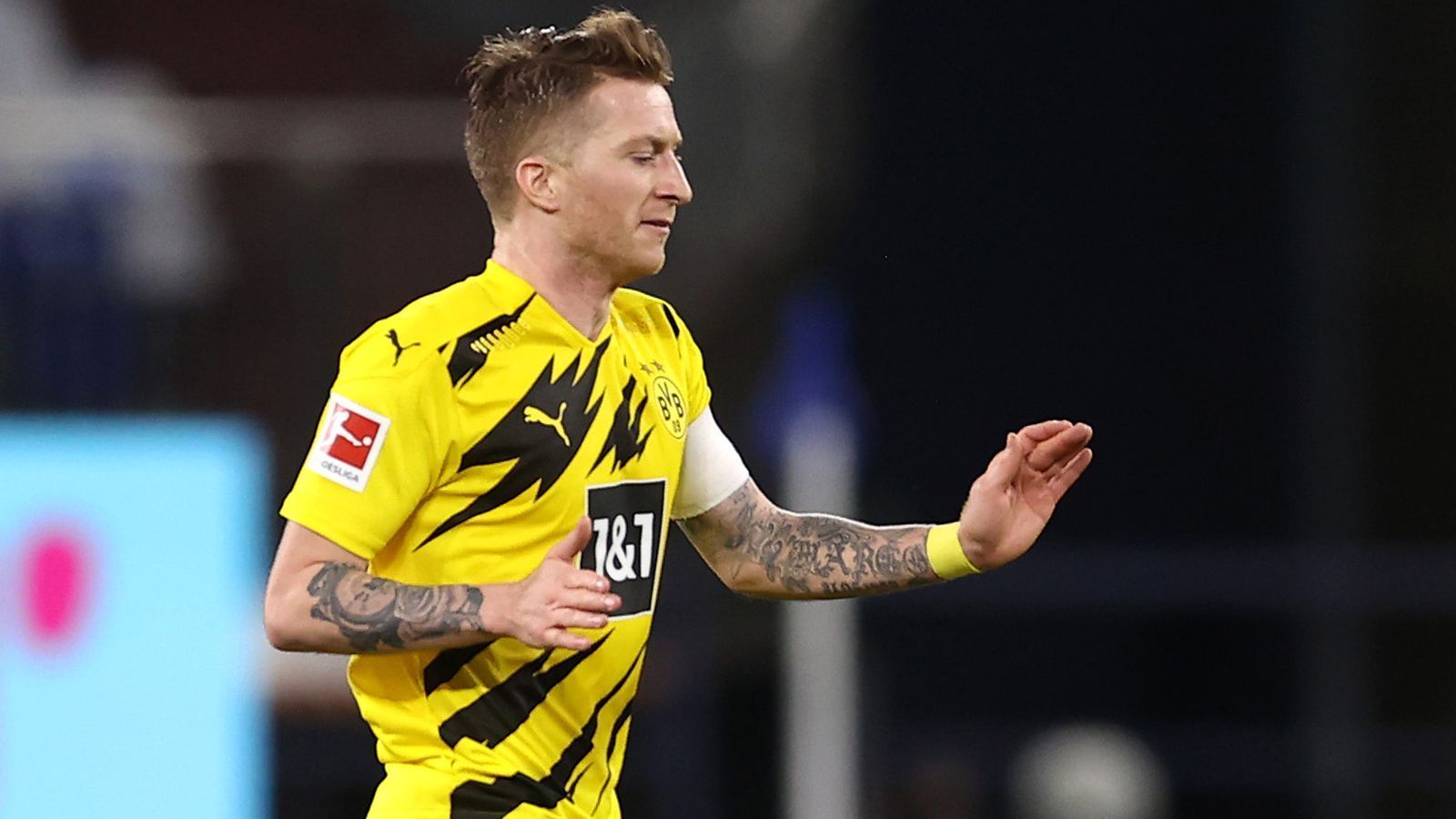 
                <strong>Marco Reus</strong><br>
                Der Offensivspieler ist bereits in der 1. Halbzeit sehr bemüht, ohne in der Offensive große Impulse zu setzen. In der 2. Hälfte bereitet er mit einem Doppelpass das 3:0 für Guerreiro vor. ran-Note: 3
              