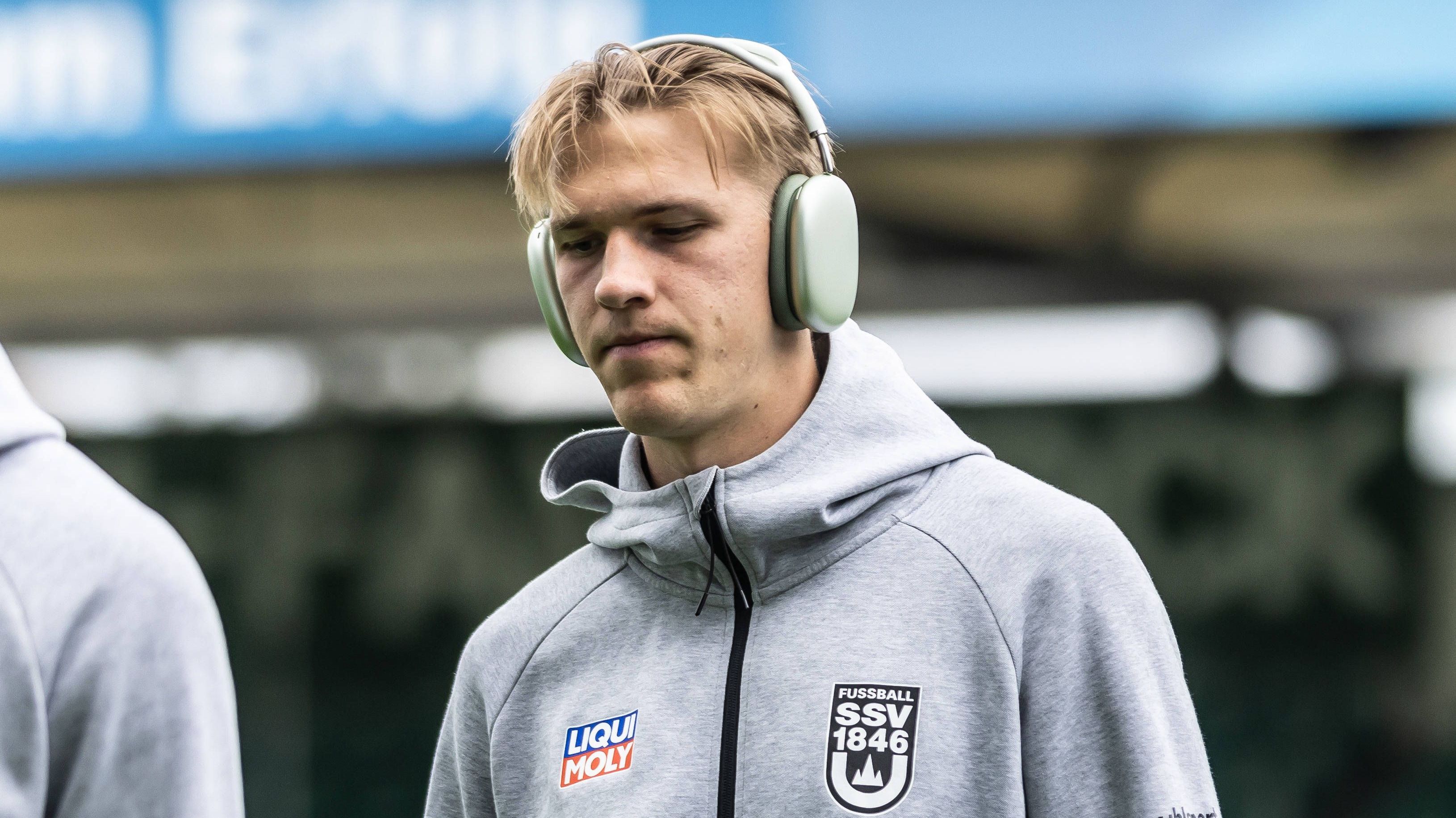 <strong>Luka Hyryläinen (SSV Ulm) - Finnland</strong><br>Der 1,99 Meter große defensive Mittelfeldspieler hat in der abgelaufenen Saison 28 Zweitliga-Spiele mit dem SSV Ulm absolviert. Den Abstieg der Ulmer konnte der zehnmalige finnisch U21-Nationalspieler aber nicht verhindern.