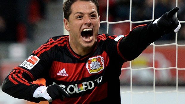 
                <strong>Transfer-Coup der Hinrunde: Javier Hernández</strong><br>
                Transfer-Coup der Hinrunde: Javier Hernández. 19 Toren in 22 Pflichtspielen für Bayer Leverkusen! Innerhalb weniger Monate hat sich Javier Hernández, genannt Chicharito, zum absoluten Leistungsträger der Werkself gemausert. Für 12 Millionen Euro Ablöse kam der Mexikaner im Sommer von Manchester United - und war in der Vorrunde für Bayer jeden Cent wert.
              