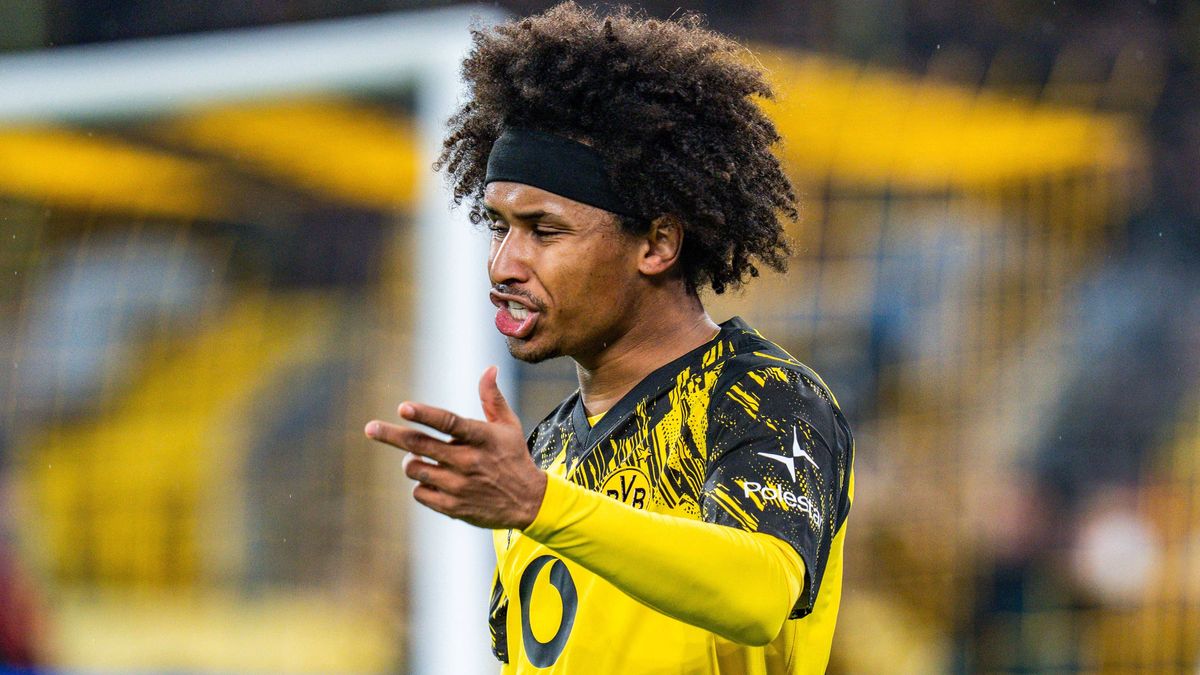 02.12.2025, Borussia Dortmund vs. Bayern 04 Leverkusen, DFB Pokal, Achtelfinale Karim Adeyemi (Borussia Dortmund, 27) Wichtiger Hinweis: Gemaess den Vorgaben der DFL Deutsche Fussball Liga bzw. des...