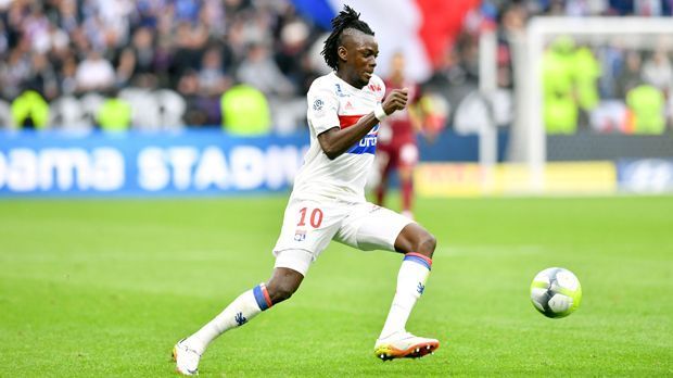 
                <strong>Bertrand Traore</strong><br>
                Land: Burkina FasoVerein: Olympique LyonAlter: 22 JahrePosition: Rechtsaußen
              