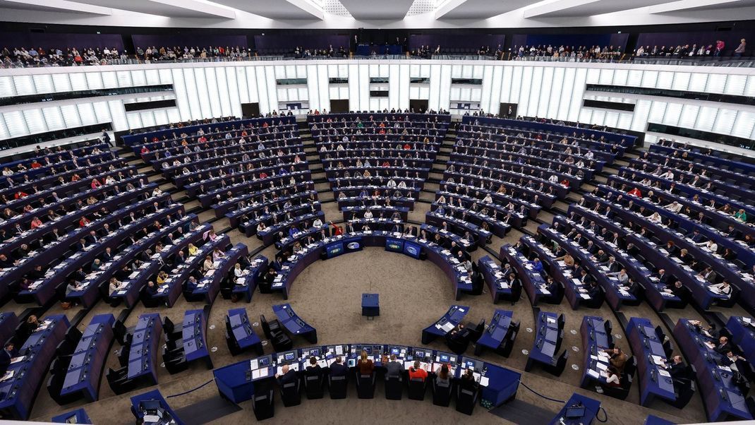 Ins EU-Parlament werden zukünftig 720 statt bisher 705 gewählte EU-Abgeordnete einziehen.