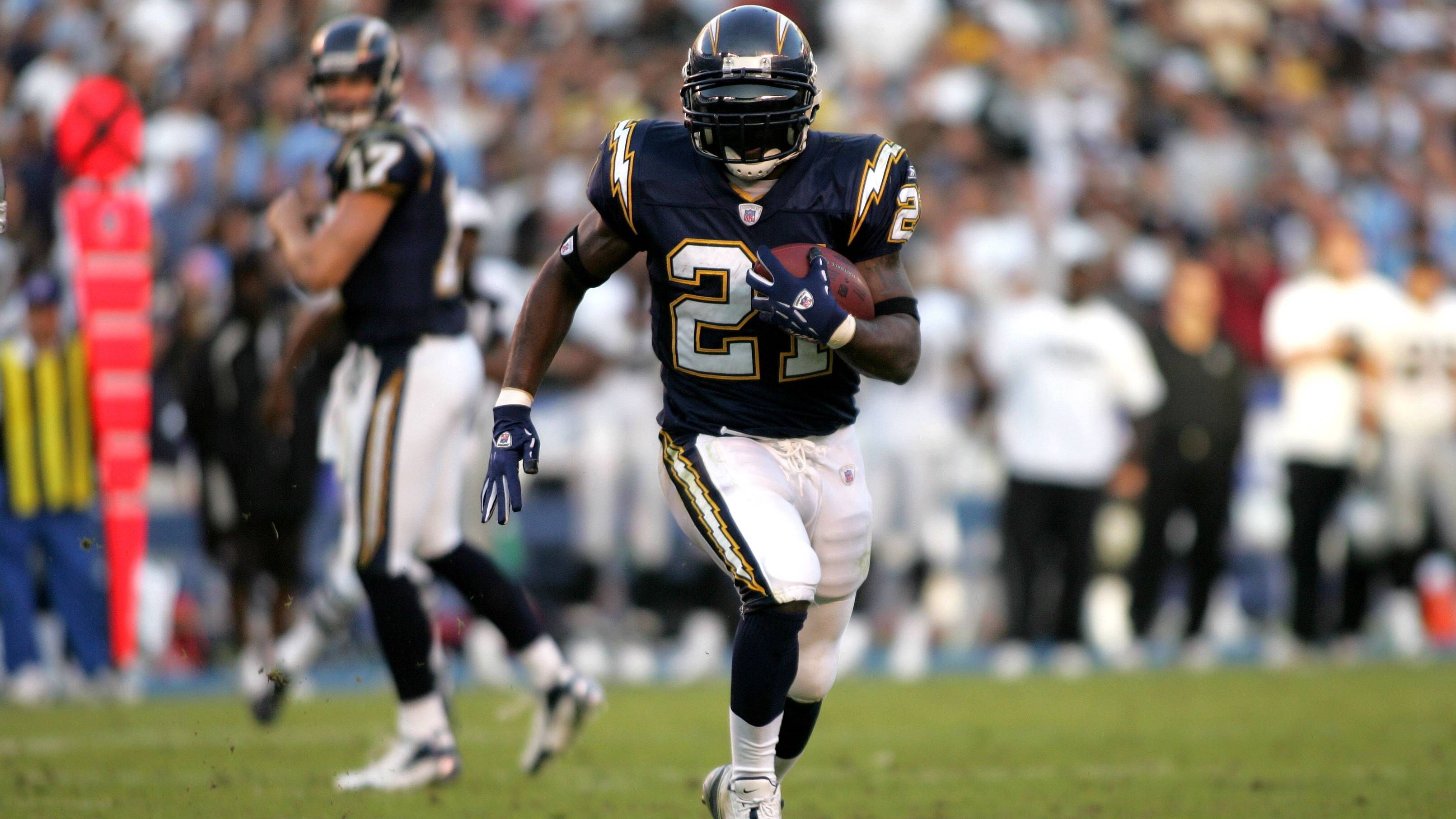 <strong>Platz 7 (geteilt): LaDainian Tomlinson (2004)</strong><br>- zwölf Spiele<br>- San Diego Chargers (heute: Los Angeles Chargers)