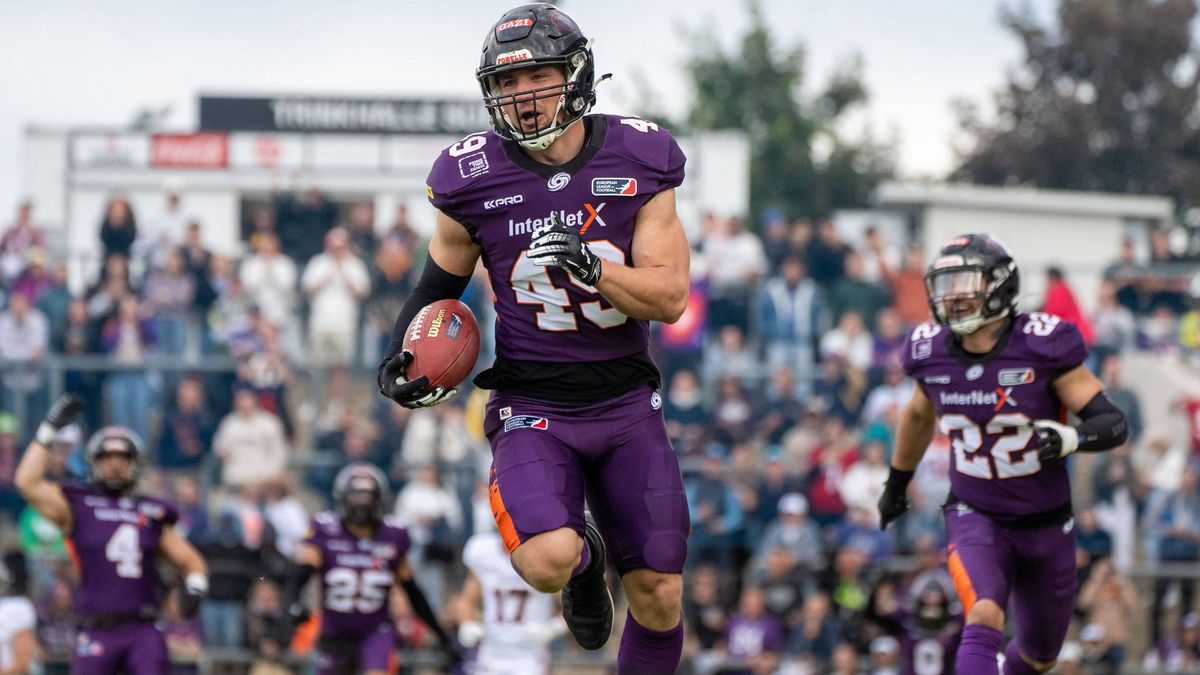08.06.2025, xhfmx, American Football ELF European League of Football, Frankfurt Galaxy - Cologne Centurions Tim Steins ( 49 Frankfurt Galaxy) erläuft einen Touchdown gegen die Cologne Centurions. (...