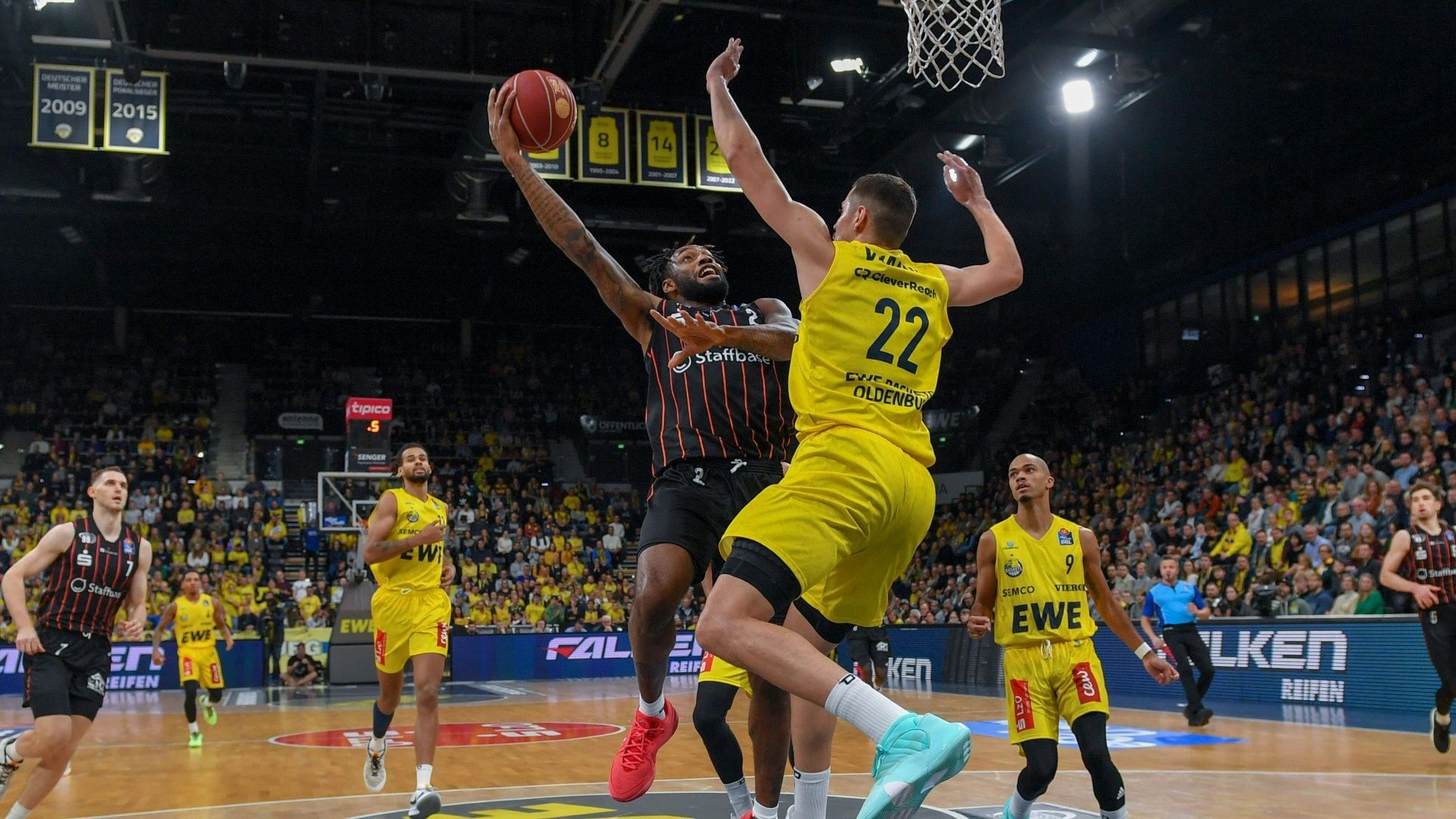 Basketball: Seriensieger Chemnitz Verdrängt Ulm Von Spitze