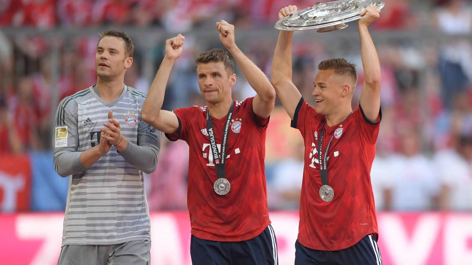 
                <strong>Bayern München: elf WM-Spieler</strong><br>
                Manuel Neuer, Jerome Boateng, Mats Hummels, Joshua Kimmich, Niklas Süle, Thomas Müller, Sebastian Rudy (alle Deutschland), Corentin Tolisso (Frankreich), James Rodriguez (Kolumbien/ausgeliehen von Real Madrid), Robert Lewandowski (Polen), Thiago (Spanien)
              