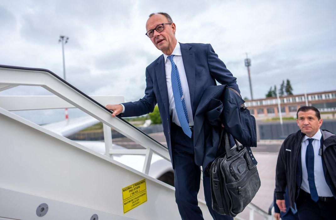 Das Ziel heißt Turku: Kanzler Merz trifft nordische Staatschef in Finnland.