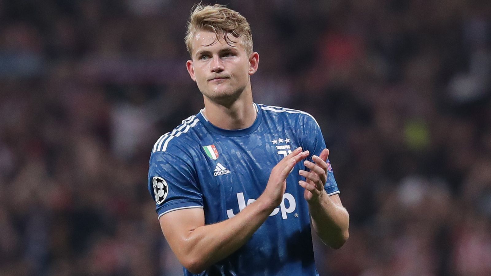 
                <strong>Bester Nachwuchsspieler</strong><br>
                Sieger: Matthijs De Ligt (Niederlande)Verein: Juventus TurinGrößte Erfolge 2019: Jüngster Kapitän in der Geschichte von Ajax Amsterdam, Champions-League-Halbfinalist
              