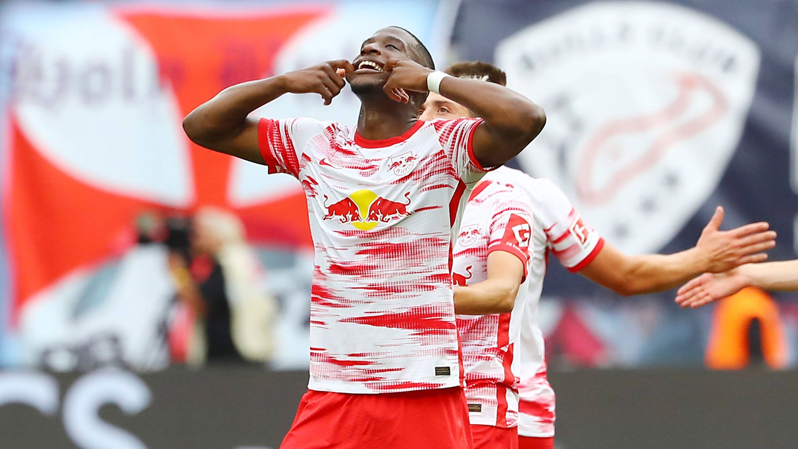 
                <strong>Rechte Verteidigung: Nordi Mukiele (RB Leipzig)</strong><br>
                Vor allem auf den Außenbahnen bedarf es in FIFA eines: Geschwindigkeit. Mukieles Tempo-Wert von 80 ist zwar nicht überragend, aber doch solide. Dafür besticht der Franzose mit seiner starken Physis, auch das Overall-Rating von 81 Zählern und seine Arbeitsraten können sich sehen lassen - zumal der Kostenpunkt mit 900 Münzen überschaubar ist.
              