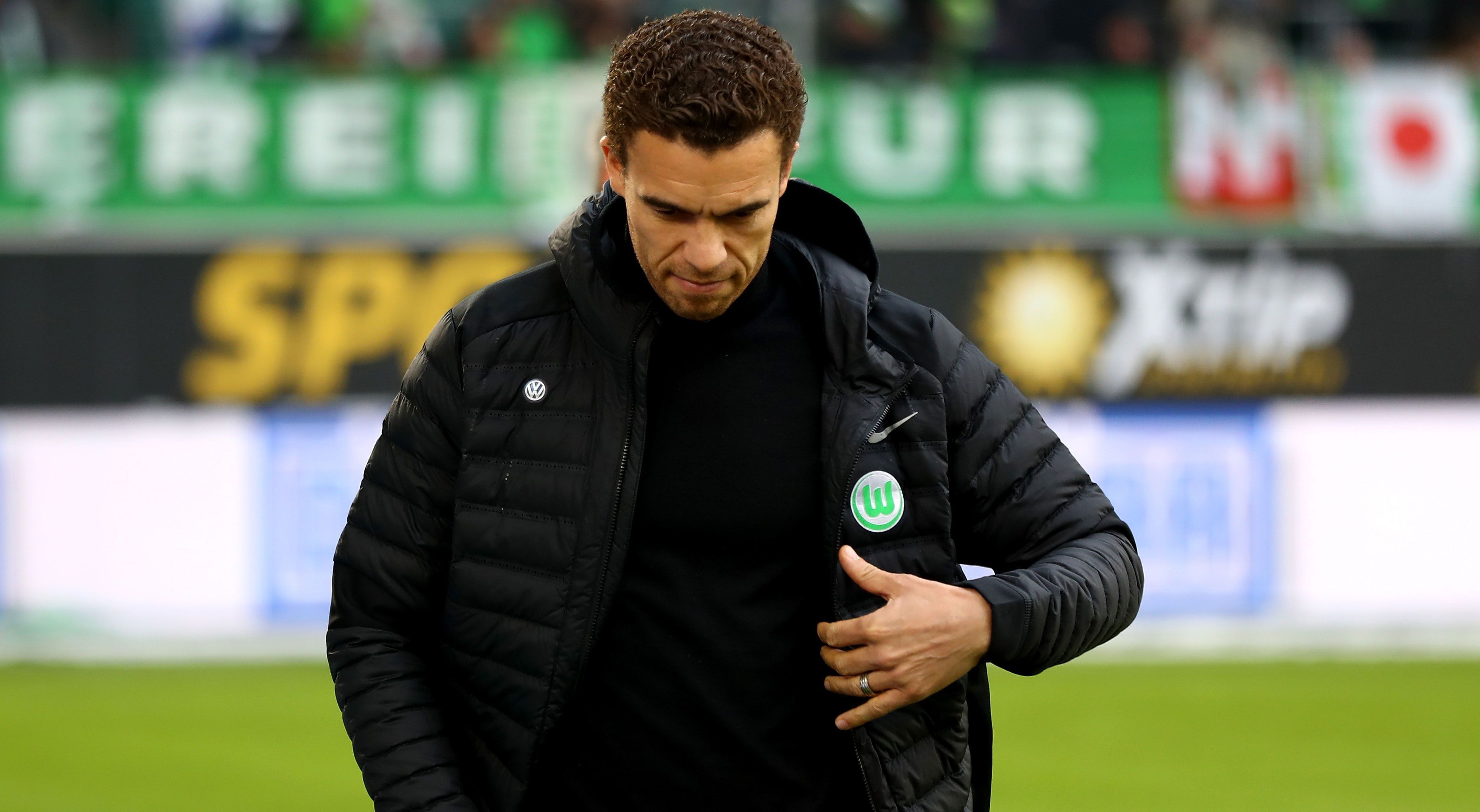 
                <strong>Valerien Ismael (VfL Wolfsburg, entlassen am 26. Februar 2017)</strong><br>
                Am 26. Februar 2017 hat sich der VfL Wolfsburg von Trainer Valerien Ismael getrennt, weil der Franzose die "Wölfe" nicht aus dem Tabellenkeller herausführen konnte. Ismael hatte die Niedersachsen erst am 11. Spieltag als Nachfolger von Dieter Hecking übernommen.
              