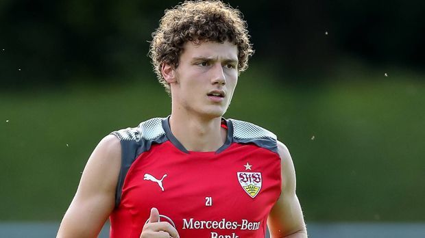 
                <strong>Benjamin Pavard (VfB Stuttgart/21)</strong><br>
                Der Verteidiger kam 2016 für fünf Millionen Euro aus Lille und avancierte nach Anlaufschwierigkeiten letztendlich zum Stammspieler.
              