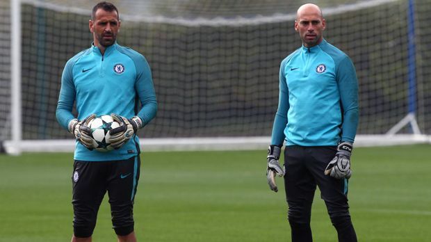 
                <strong>Platz 4 - FC Chelsea (England)</strong><br>
                Durchschnittsalter: 27,9 JahreÄltester Spieler im Kader: Willy Caballero (re., 36 Jahre)
              