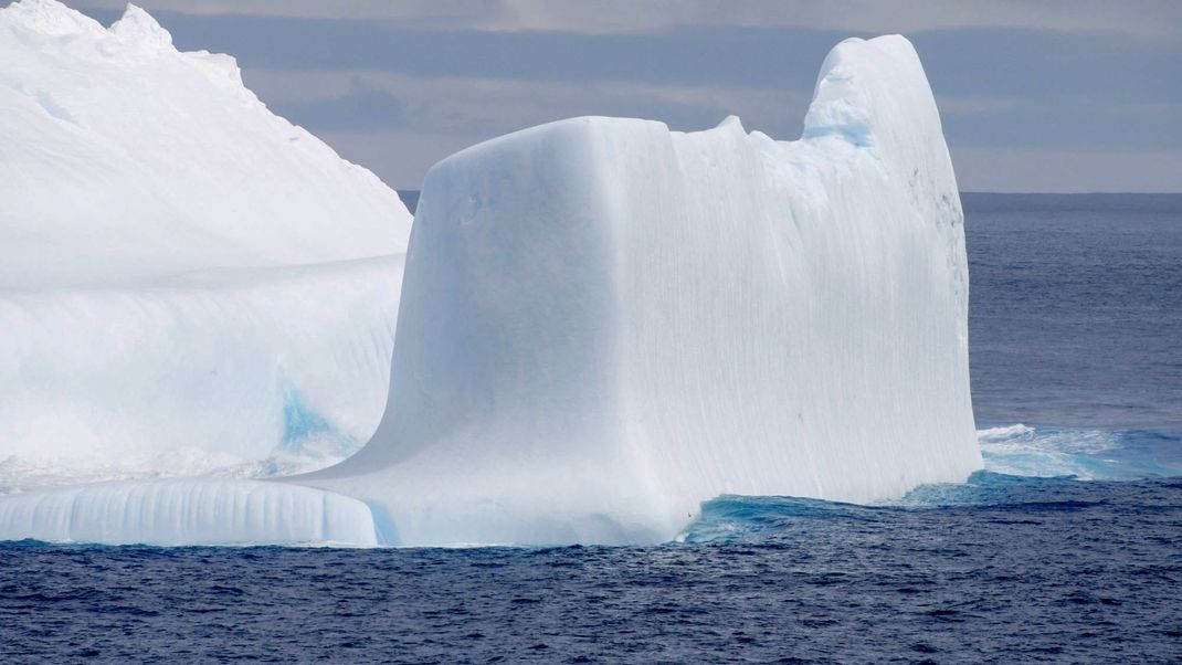 Die Antarktis wird von der Kältekammer der Welt immer mehr zur warmen Stube. Die Eisschmelze hat Folgen für den weltweiten Meeresspiegel.
