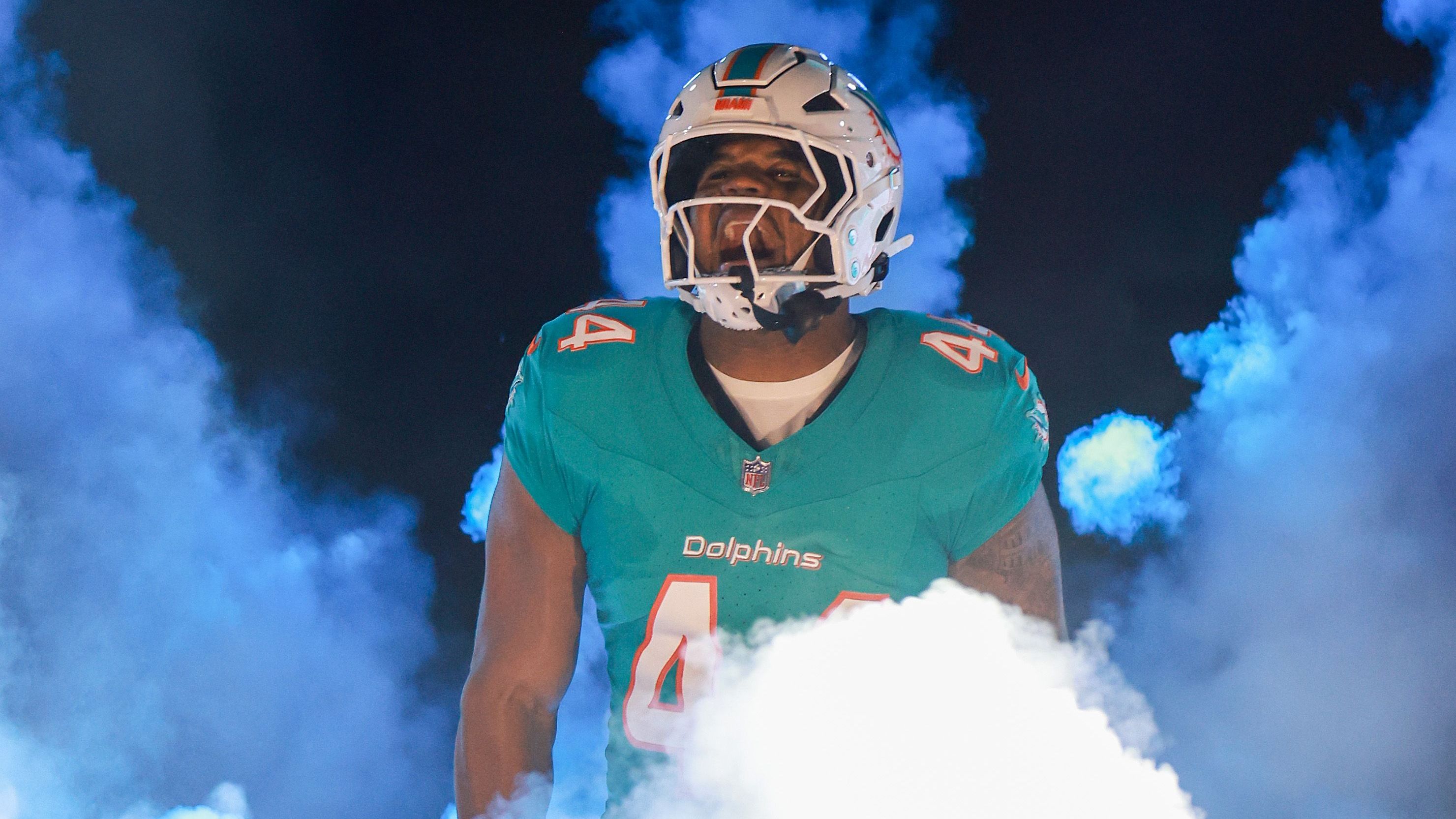 <strong>Miami Dolphins: Chop Robinson (Linebacker)</strong><br>Chop Robinson brauchte als Rookie etwas Aufwärmzeit, kam dann aber endlich ins Rollen: Sechs Sacks in den letzten zehn Saisonspielen und insgesamt 56 Pressures machten den Erstrundenpick zu einem spannenden Prospect. 2025 könnte er sich als konstanterer Pass-Rush-Faktor etablieren und dadurch die Marke von zehn Sacks knacken.