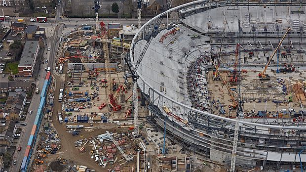 
                <strong>Das neue Stadion der Spurs</strong><br>
                750 Millionen Pfund lässt sich Tottenham sein neues Schmuckstück angeblich kosten. Medienberichten zufolge könnten sich diese aber mit Mehreinnahmen von 28 Millionen Pfund pro Jahr abbezahlen. eSports-Events sollen neben Fußball und NFL im Norden Londons etabliert werden.
              