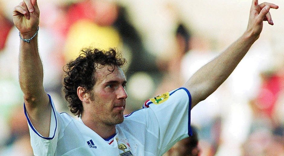 
                <strong>Laurent Blanc</strong><br>
                Laurent Blanc: An der Seite von Thuram stand damals Altmeister Laurent Blanc. Kein Wunder also, dass er es ebenfalls ins Team schafft. 
              