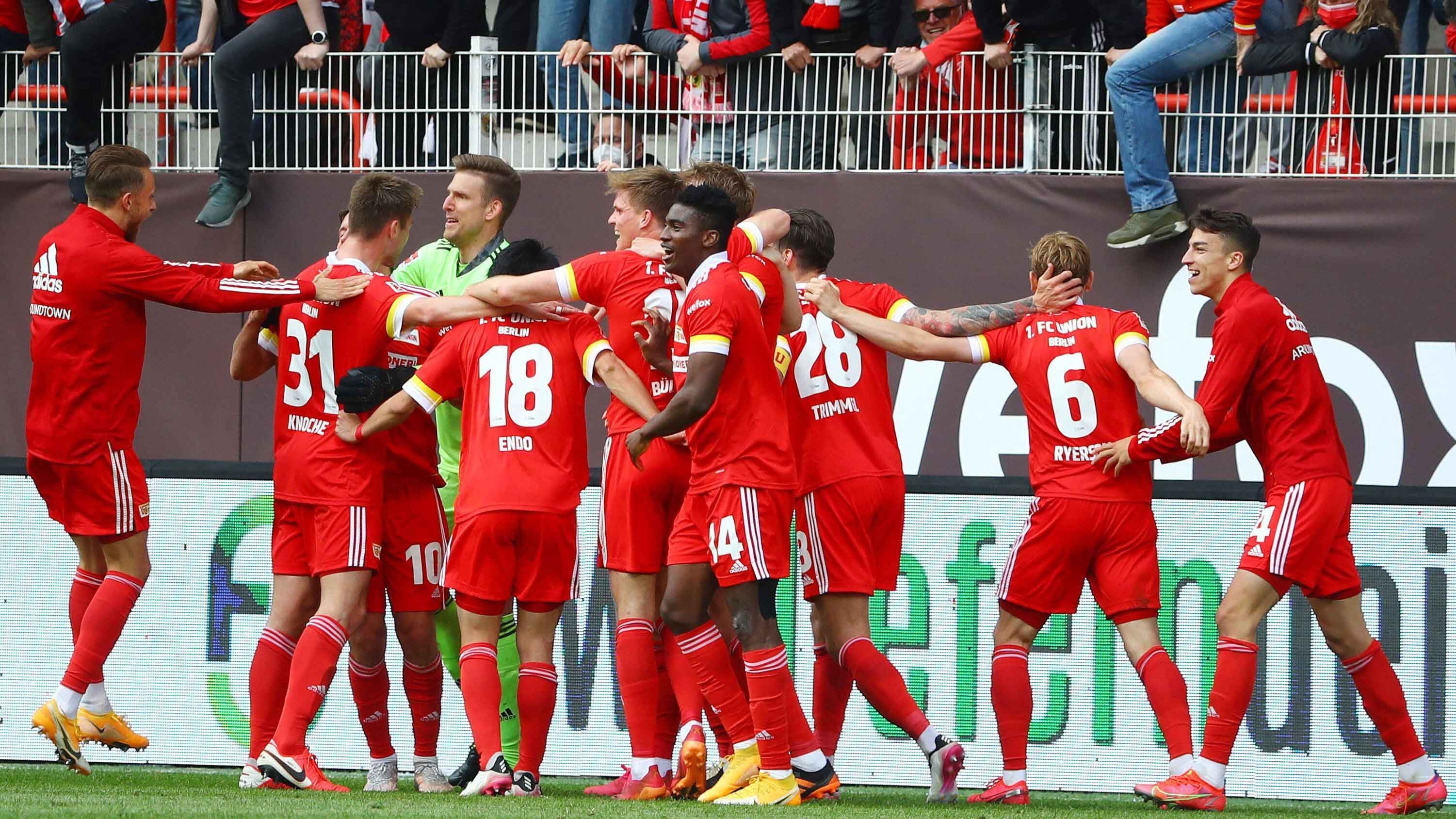 
                <strong>Platz 15: Union Berlin (2,03 Millionen Euro)</strong><br>
                Union Berlin gab in der Saison 19/20 rund zwei Millionen Euro für die Dienste von Spielerberatern aus. In der zu Ende gegangenen Saison spielten sich die Eisernen bis auf Tabellenplatz sieben vor.
              