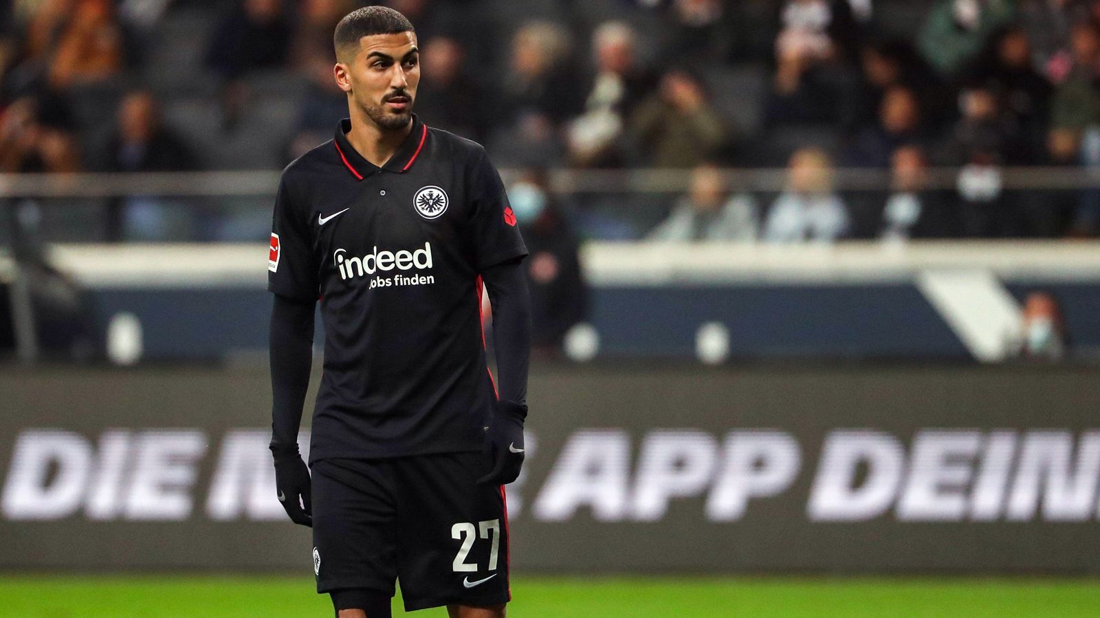 
                <strong>Aymen Barkok (1. FSV Mainz 05)</strong><br>
                Für das Frankfurter Eigengewächs Aymen Barkok geht es im Sommer 2022 ablösefrei von der Eintracht zum Rivalen nach Mainz. Bereits Ende Januar 2022 bestätigte der FSV die Sommer-Neuverpflichtung. In Mainz erhält der Mittelfeldspieler einen Vertrag bis 2025. "Aymen Barkok hat trotz seiner jungen Jahre schon viel Erfahrung in der Bundesliga sammeln können. Er ist ein technisch hochbegabter, offensiver Mittelfeldspieler, der auch von seiner Art und Mentalität her hervorragend zu Mainz 05 passen wird. Mit seiner Physis und Robustheit wird Aymen unser Mannschaftsprofil zusätzlich gut ergänzen", sagte Mainz-Sportdirektor Martin Schmidt.
              