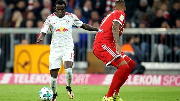 
                <strong>Bruma (RB Leipzig)</strong><br>
                Der junge Portugiese darf in der zweiten Hälfte auf den Platz. Deutet seine Klasse in der 46. Minute bei einem starken Lauf an, doch der Abschluss misslingt. Belebt das Spiel der Leipziger etwas, kann die dominanten Bayern aber nicht in Verlegenheit bringen. ran-Note: 4
              