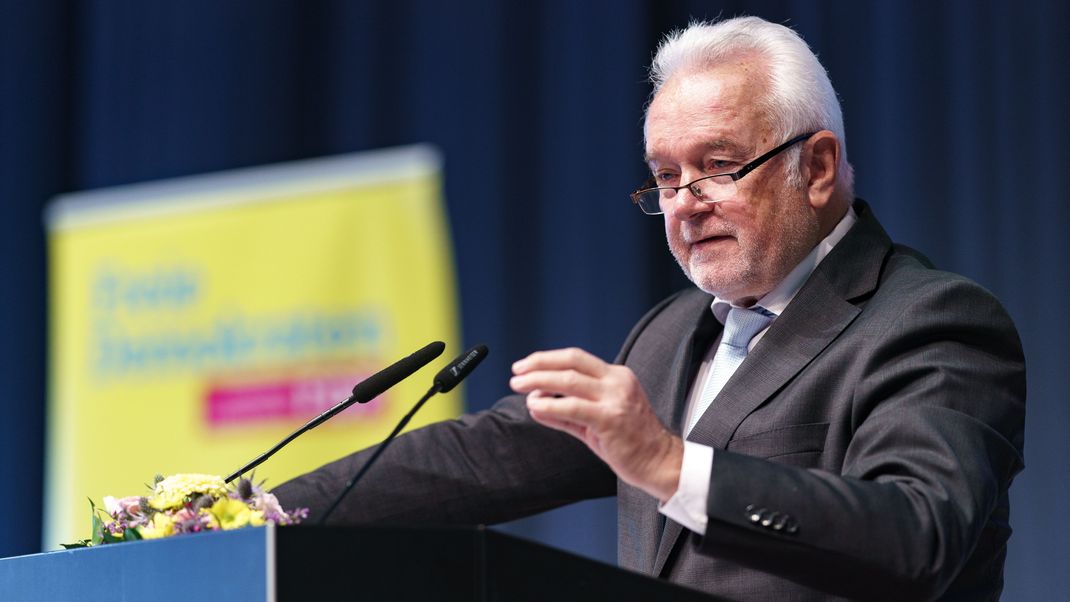 Wolfgang Kubicki (FDP), stellvertretender Bundesvorsitzender seiner Partei, spricht beim Landesparteitag der FDP Schleswig-Holstein.&nbsp;