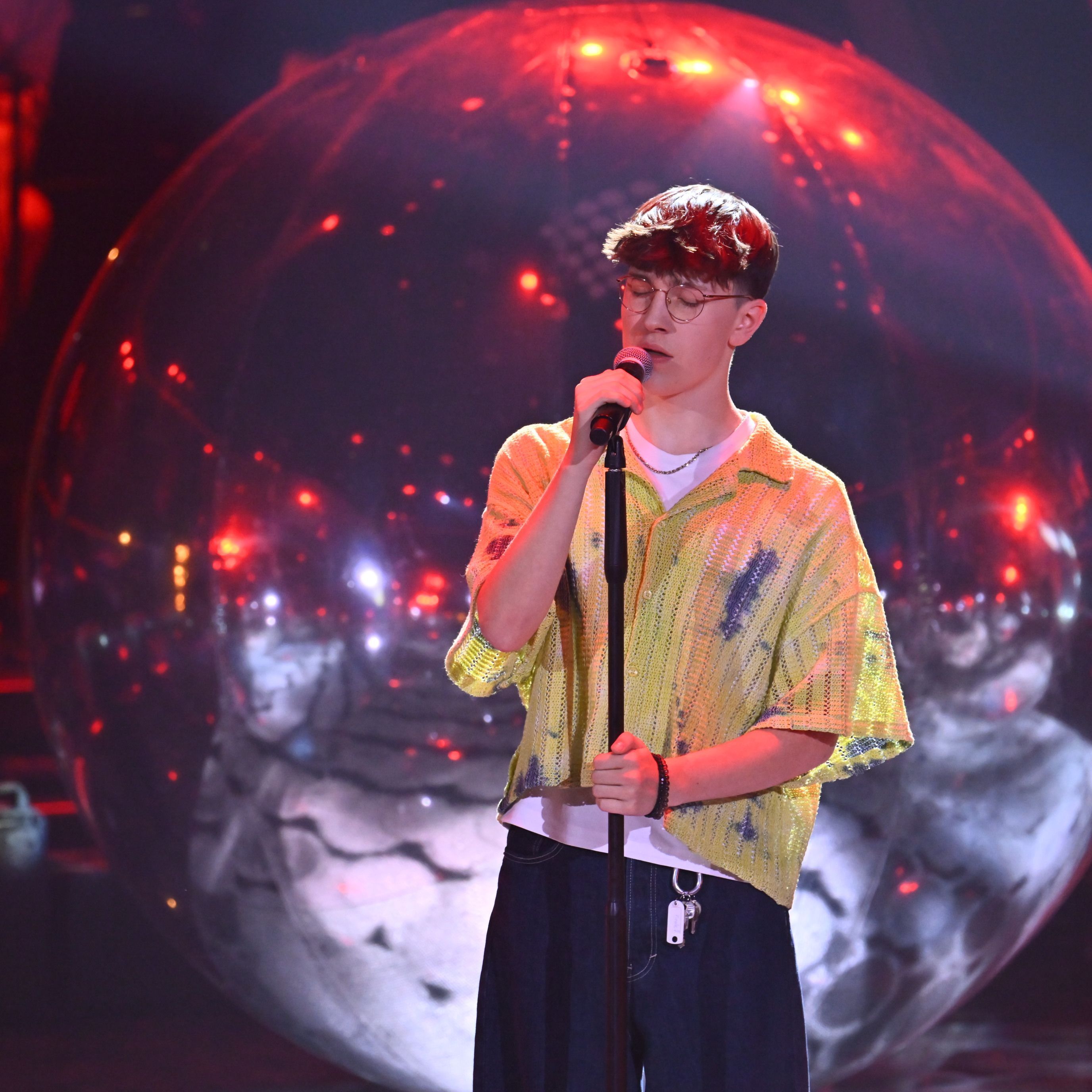 Jakob singt im Finale von "The Voice Kids" 2024