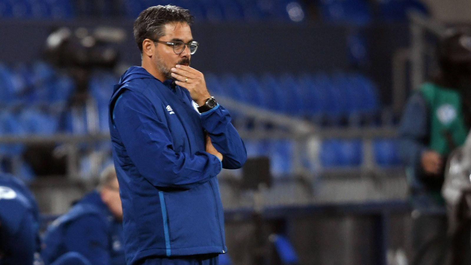 
                <strong>David Wagner</strong><br>
                Der ehemalige Schalker Coach wäre sofort ablösefrei verfügbar. Vor seiner Zeit bei Huddersfield Town leistete Wagner gute Arbeit in der U23 des BVB. Zudem ist er der Trauzeuge von Dortmunds ehemaligen Trainer Jürgen Klopp.
              