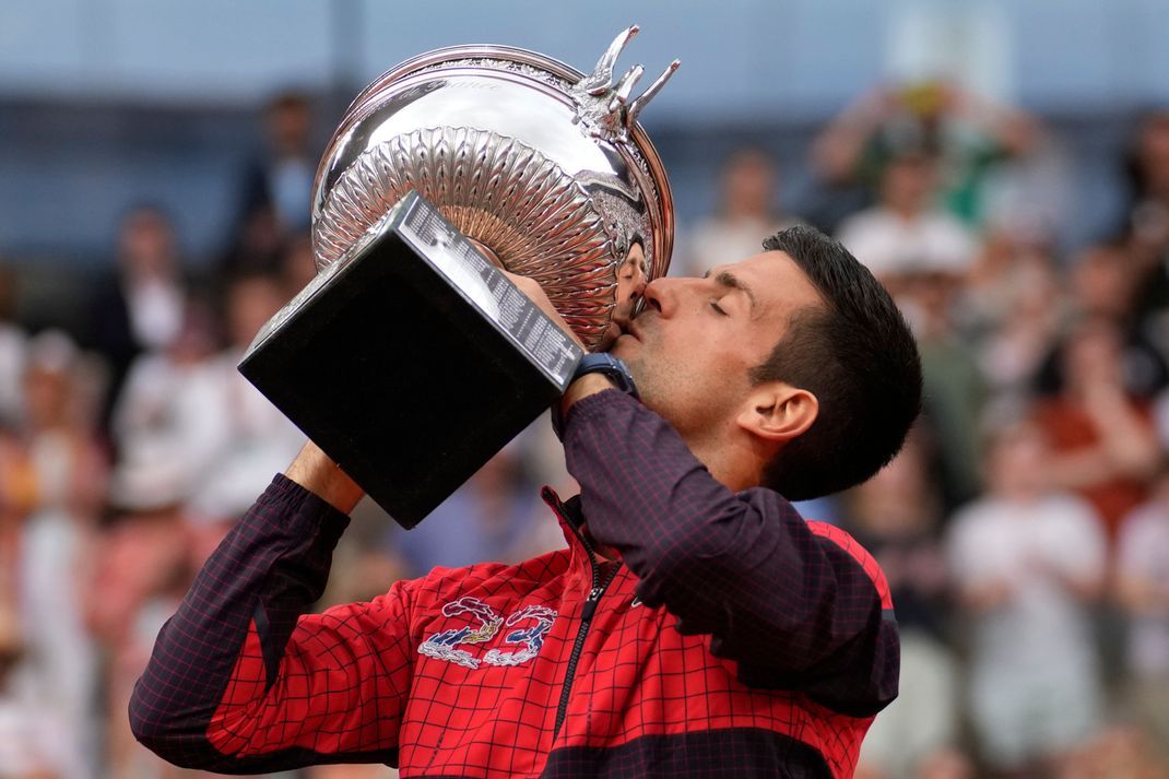 Novak Djokovic nach seinem historischen Sieg bei den French Open.