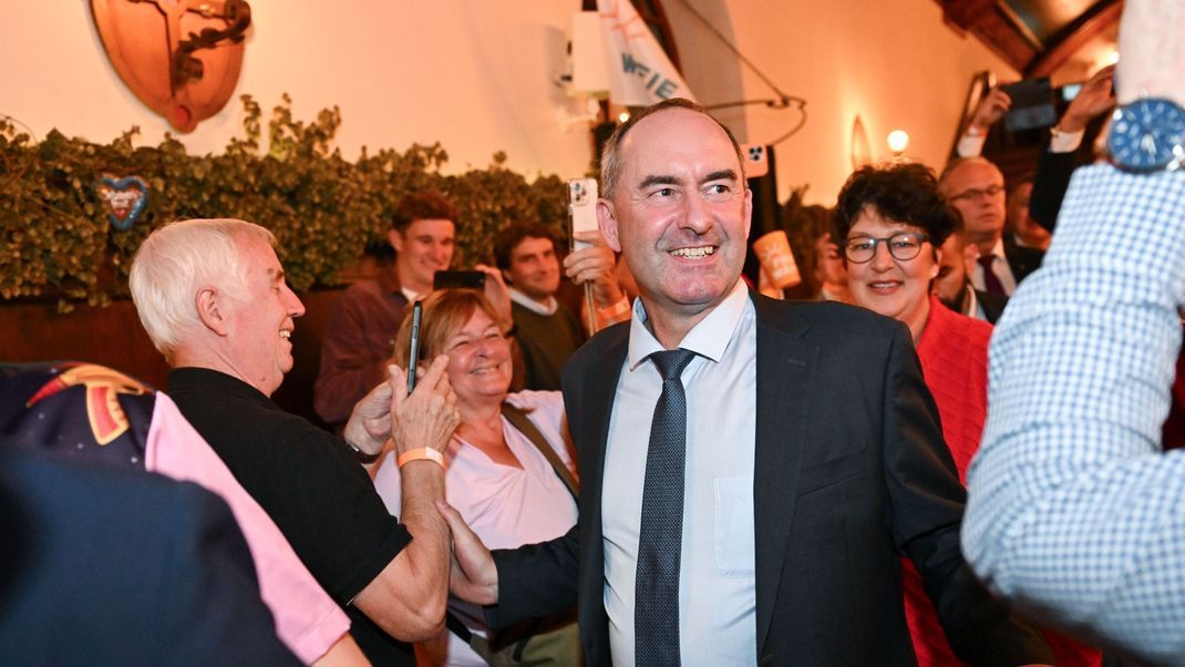 Freie-Wähler-Spitzenkandidat Hubert Aiwanger hat erstmals ein Direktmandat gewonnen.