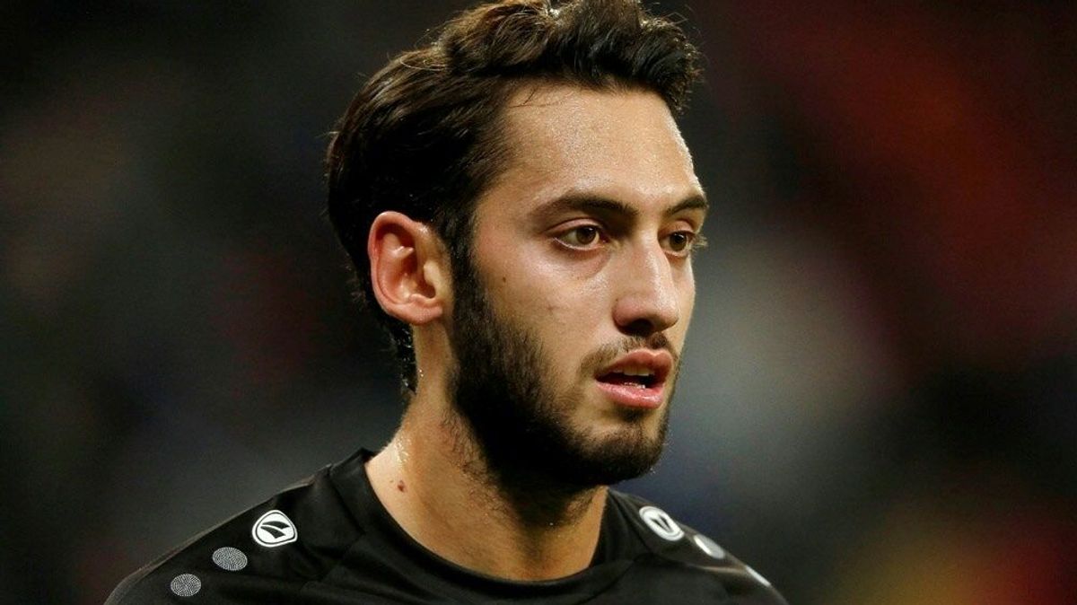 Hakan Calhanoglu erzielt das 1:0 gegen Bochum