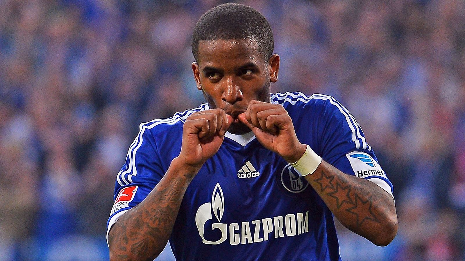 
                <strong>Rechtes Mittelfeld: Jefferson Farfan</strong><br>
                Spiele: 151Tore: 33Erfolge: 1x DFB-Pokalsieger
              