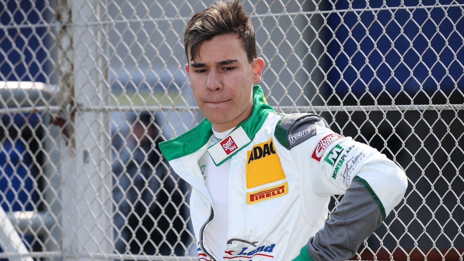 
                <strong>31 Sheldon van der Linde (BMW)</strong><br>
                Der Ersatz für den zum GT-Sport abgewanderten Augusto Farfus. Der 19 Jahre alte Südafrikaner setzte sich im Dezember im Casting beim "Young Driver Test" gegen drei Konkurrenten durch. Er hatte sich zudem im GT Masters empfohlen, er wurde mit seinem Bruder Kelvin mit nur einem Punkt Rückstand Zweiter in der Gesamtwertung.
              