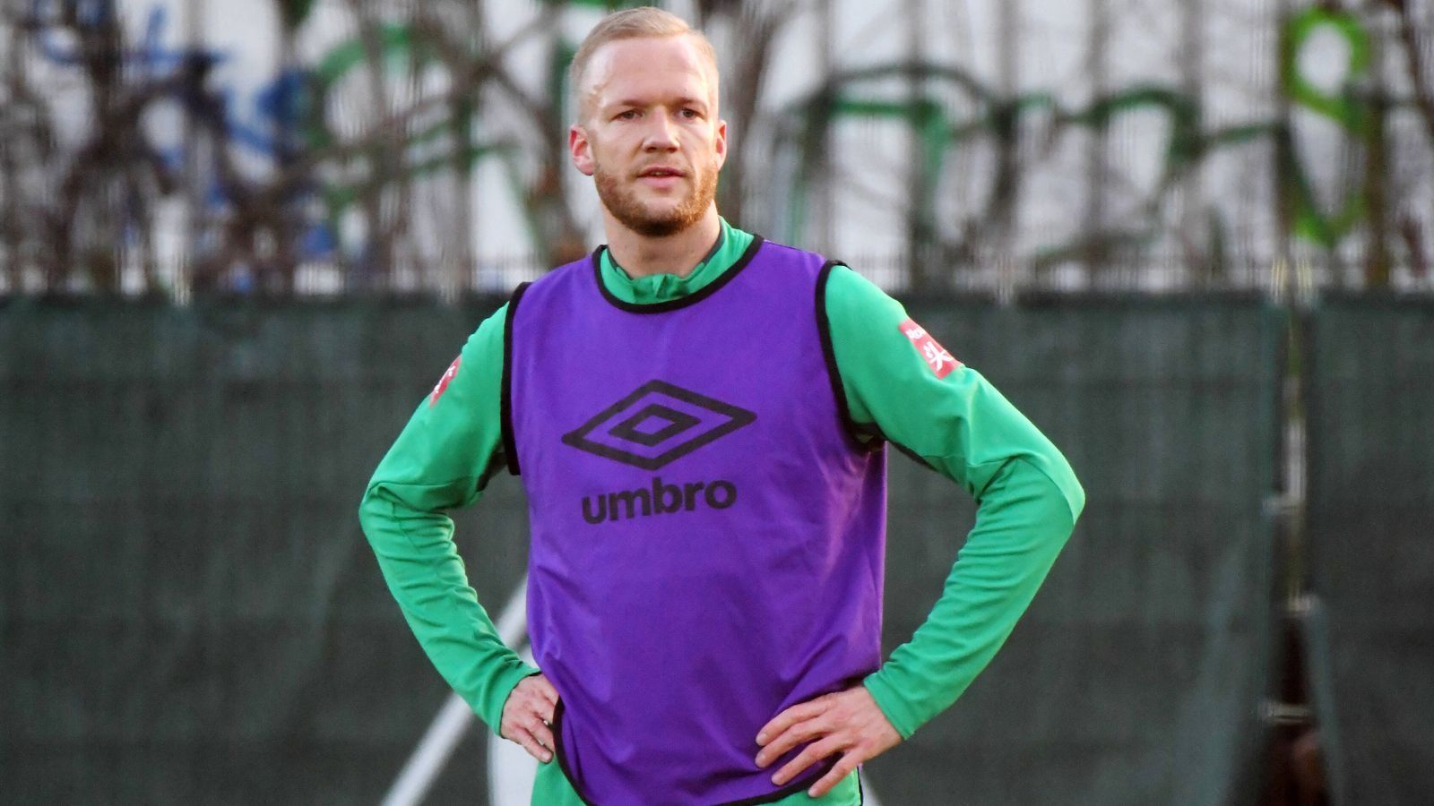 
                <strong>Kevin Vogt (SV Werder Bremen)</strong><br>
                In der Winterpause ging es bei 1899 Hoffenheim personell doch etwas rund. Nachdem Kevin Vogt schon vor dem Jahresende nicht mehr spielte und anschließend sein Kapitänsamt freiwillig aufgab, hat sich der 28-Jährige nun sogar vorübergehend ganz aus dem Kraichgau verabschiedet. Der Defensivmann soll nun in der Rückrunde auf Leihbasis den Abstieg von und mit Werder Bremen verhindern. Beim Kellerduell in Düsseldorf könnte der 1,94-Meter-Hüne direkt in Werders Startelf stehen. 
              