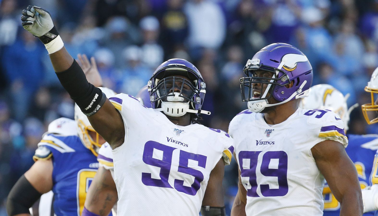 
                <strong>Defense: Minnesota Vikings</strong><br>
                Die Defense der Vikings präsentierte sich gegen die Los Angeles Chargers in Top-Form. So ließen die Mannen von Head Coach Mike Zimmer nur zehn Punkte insgesamt zu. In der zweiten Halbzeit behielt die Defense der Vikings eine weiße Weste. Gesamtpunktzahl: 26
              